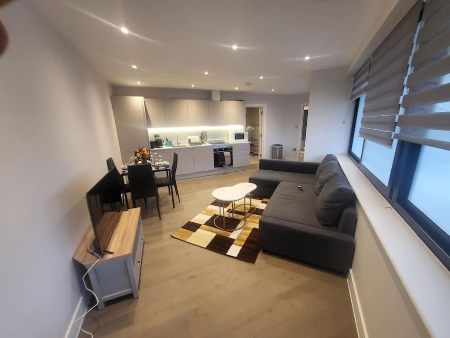 Entire Reigate Apartment Hosted By Pius Exteriér fotografie