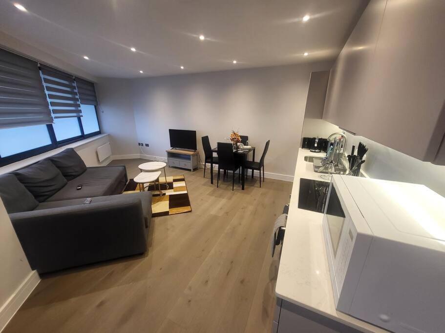 Entire Reigate Apartment Hosted By Pius Exteriér fotografie