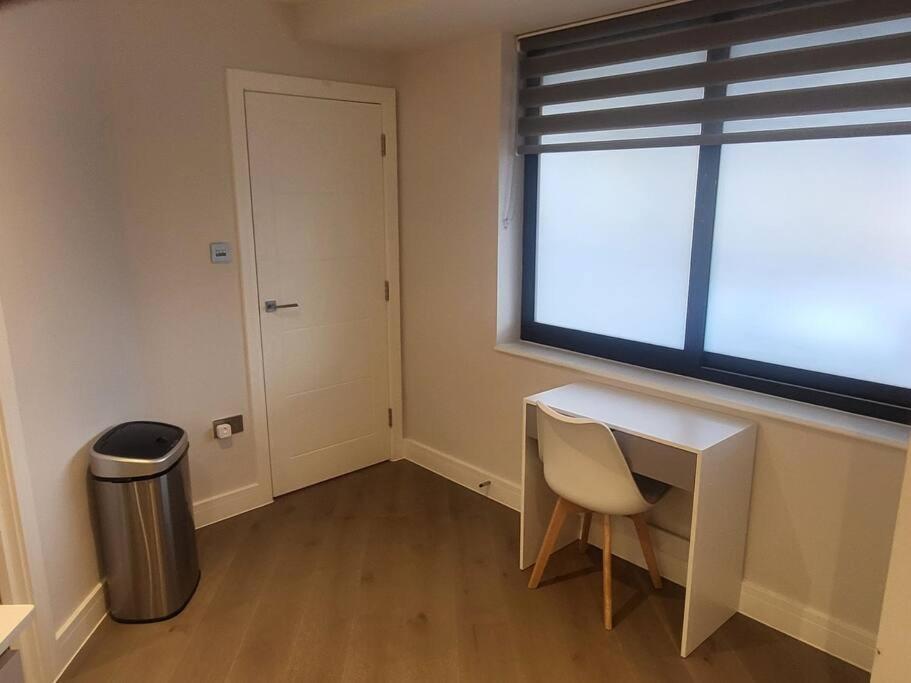 Entire Reigate Apartment Hosted By Pius Exteriér fotografie