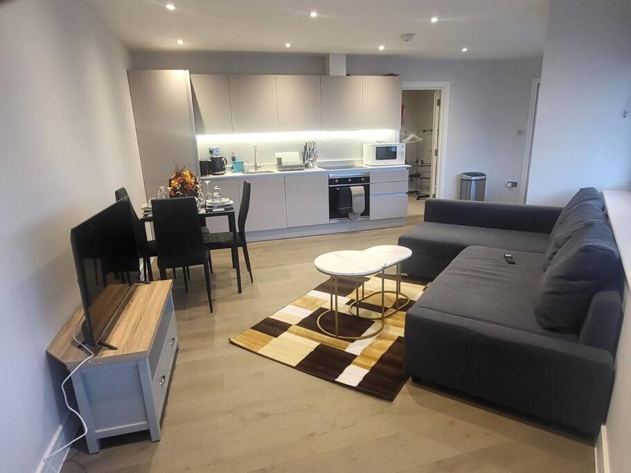 Entire Reigate Apartment Hosted By Pius Exteriér fotografie
