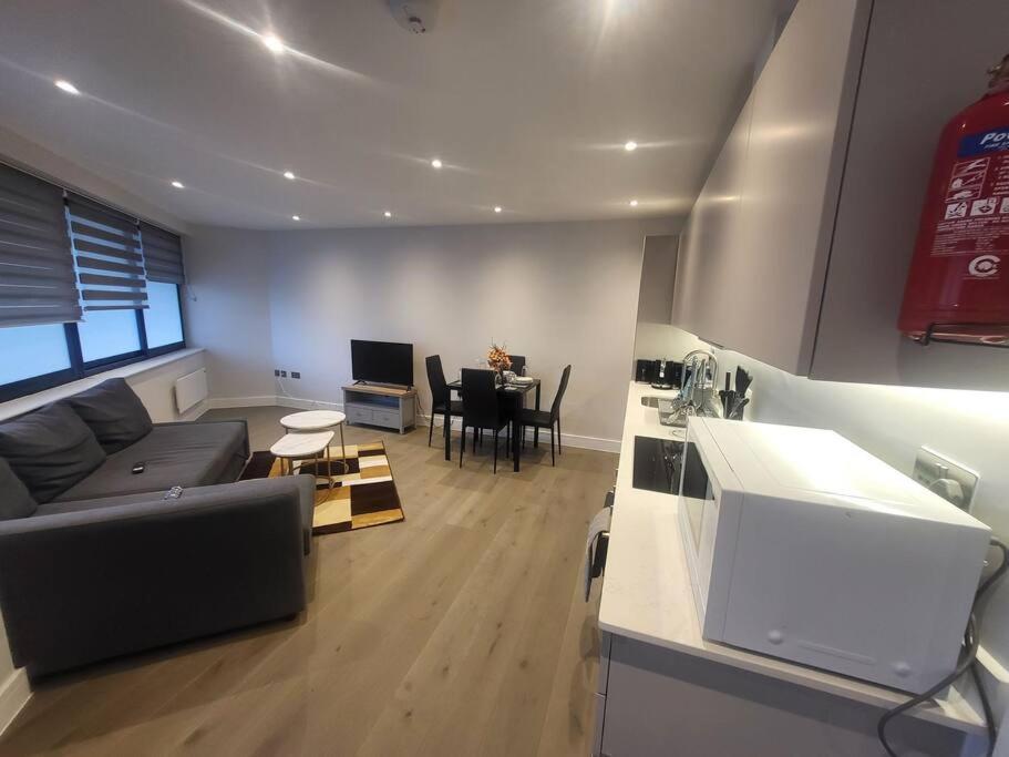Entire Reigate Apartment Hosted By Pius Exteriér fotografie