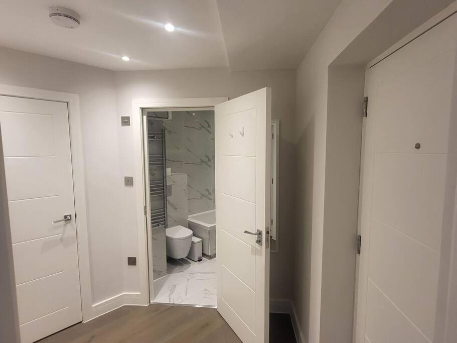 Entire Reigate Apartment Hosted By Pius Exteriér fotografie