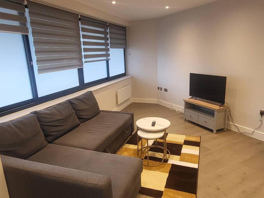 Entire Reigate Apartment Hosted By Pius Exteriér fotografie